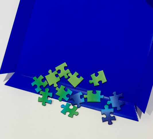 Puzzle or board game box support