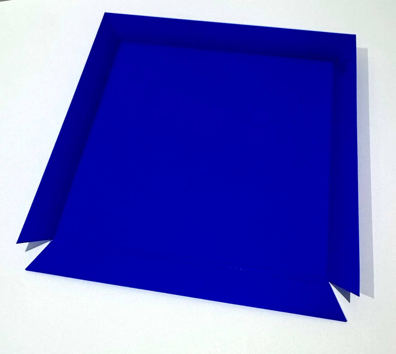 Puzzle or board game box support